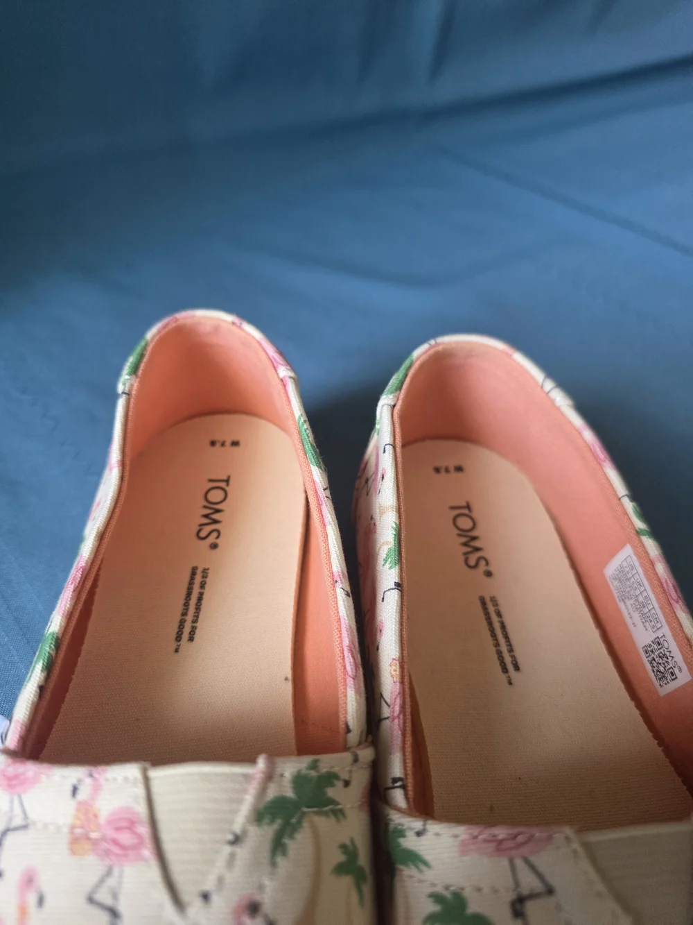 TOMS Flamingo Palm Tree Canvas Slip‑Ons Women’s 7.5 Tropical Summer